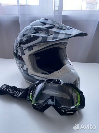 Шлем для мотоцикла взрослый