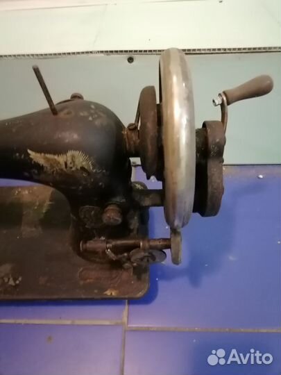 Швейная машинка зингер ручная