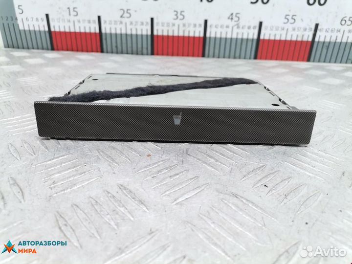 Подстаканник Volkswagen Bora 2002 1J0858601D