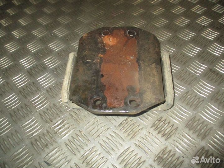 Подушка двс hino S1206-E0130