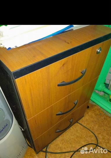 Офисный стол