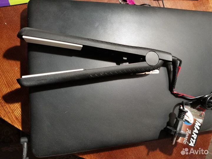 Плойка - утюжок для волос