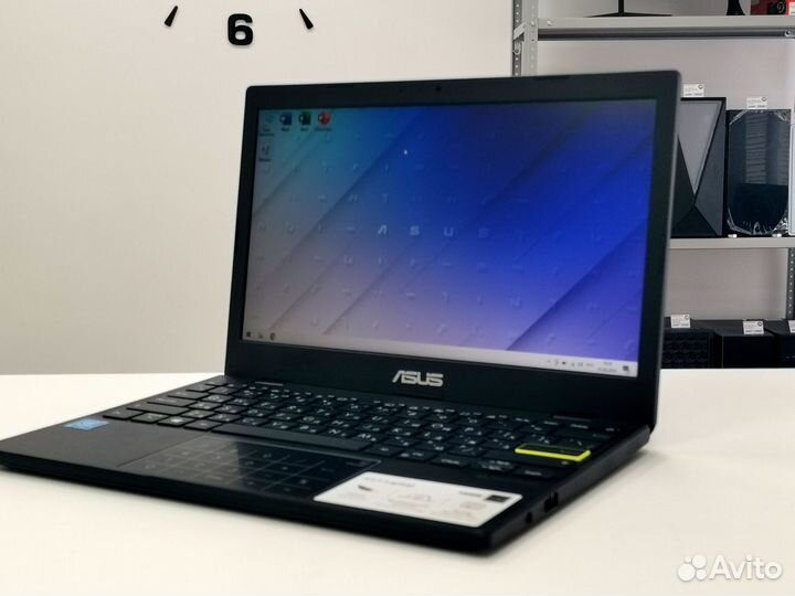 Стильный и мощный нетбук asus