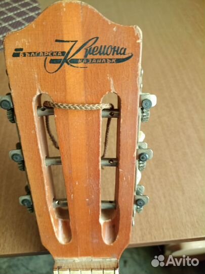 Акустическая гитара 