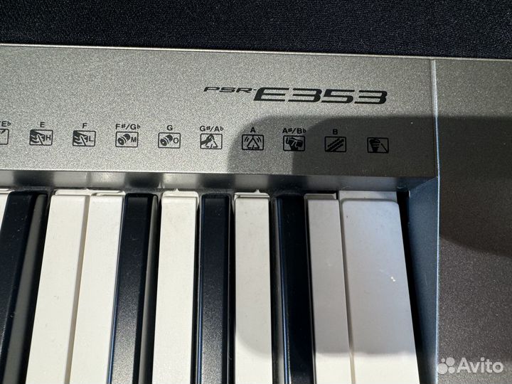 Продам Синтезатор Yamaha PSR-E353