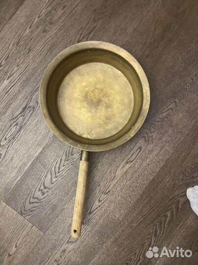 Медная сковородка