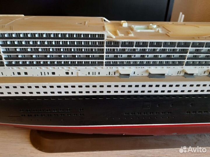 Revell Queen mary 2 1:400