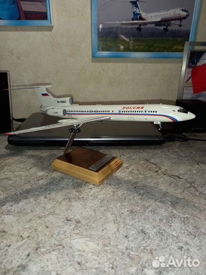 Модель самолета Ту-154м
