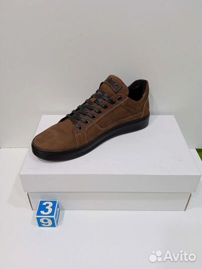 Кроссовки:кожаные:новые