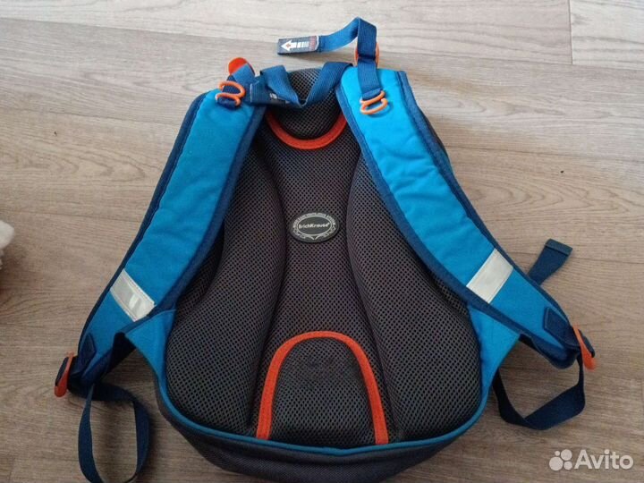 Рюкзак школьный