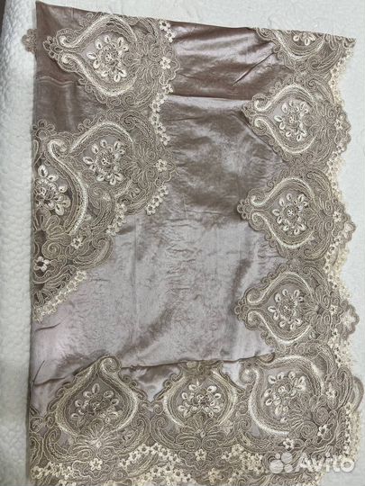 Ваза и скатерти бу