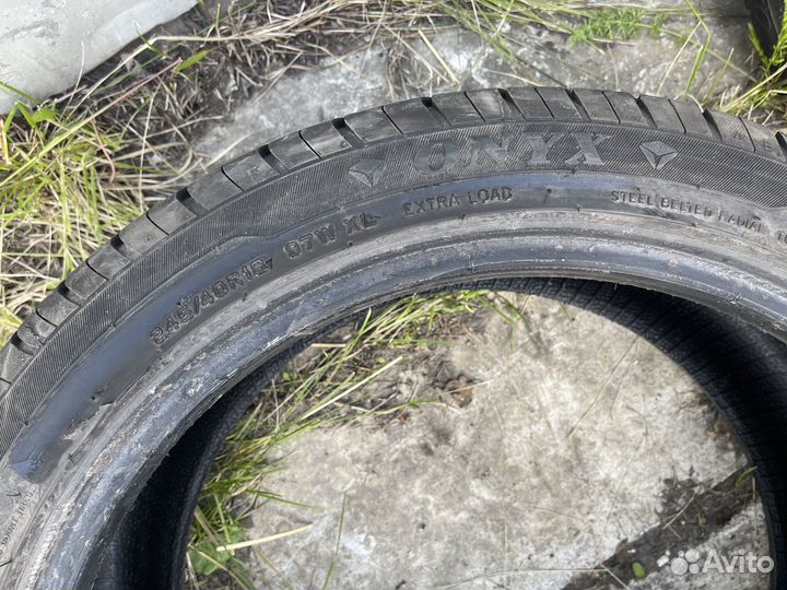 ONYX NY-901 245/40 R18 97W