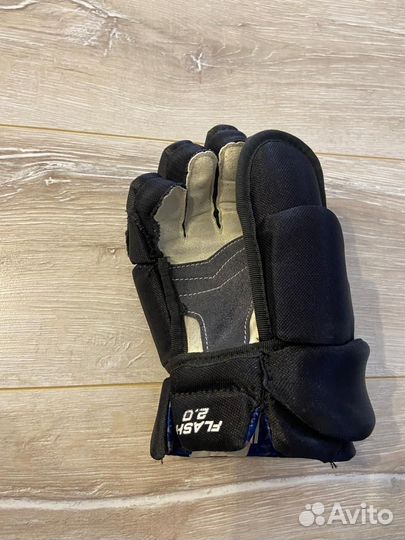 Перчатки хоккейные