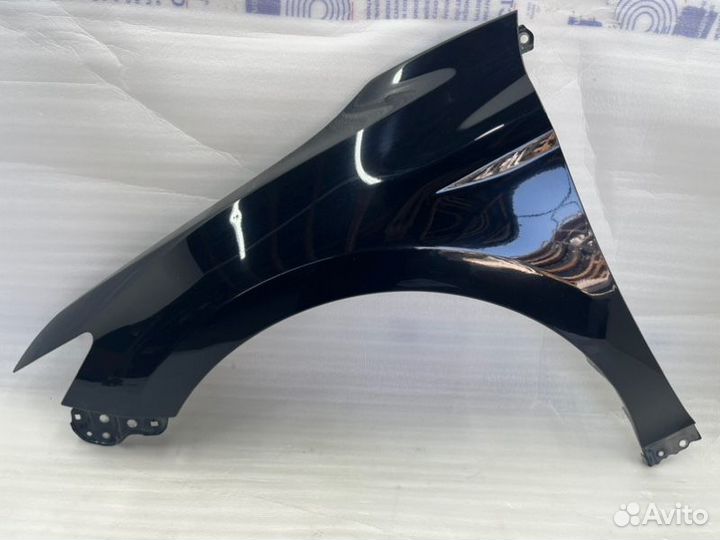 Крыло переднее левое Toyota Camry V70/V75