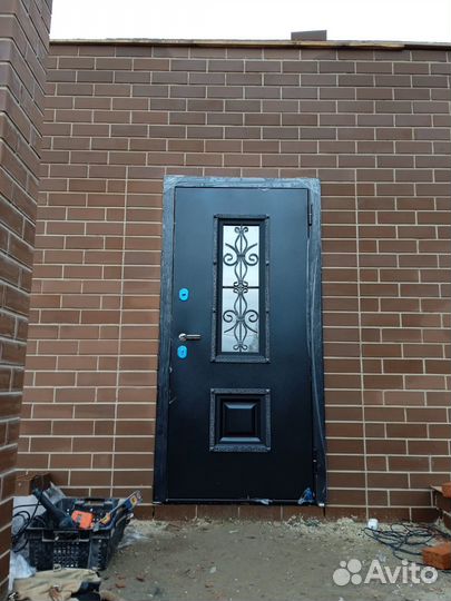 Дверь входная металлическая