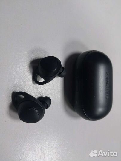 Наушники Samsung Gear IconX