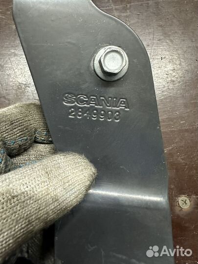 Кронштейн Scania 6 2849903