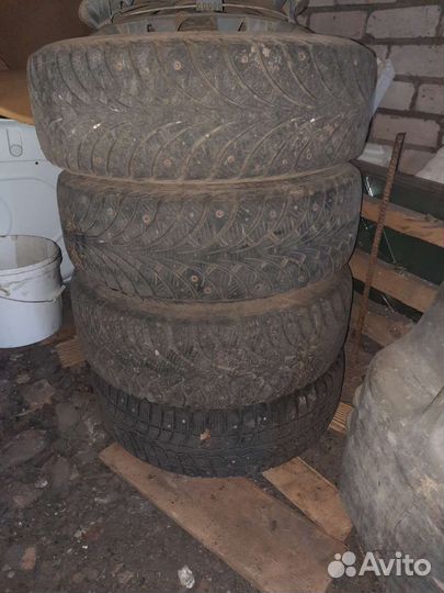 Goodyear UltraGrip 195/65 R15