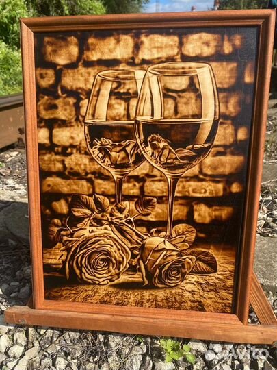 Картина, выжженная на дереве(бокалы)
