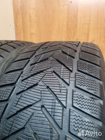 Vredestein Wintrac Xtreme S 255/45 R19