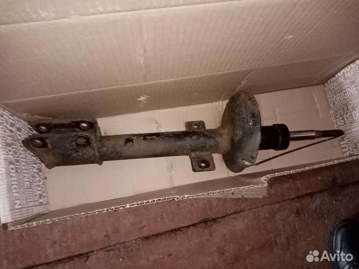 Амортизатор задний renault duster 4x4