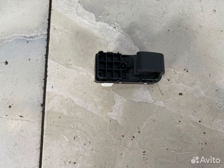 Кнопка стеклоподъемника задняя левая Mazda Mazda3