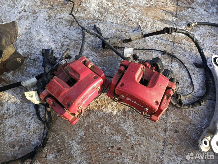 Задний суппорт левый правый Alfa Romeo Stelvio