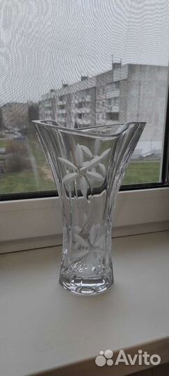 Хрустальная ваза