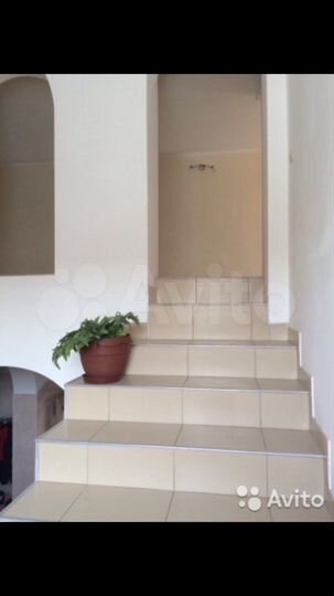 Дом 610 м² на участке 11 сот.