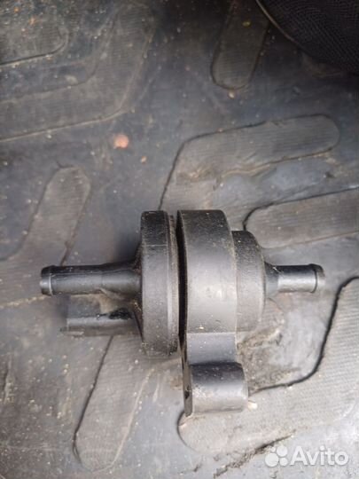 Клапан вентиляции топливного бакаFord