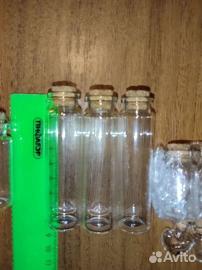 Маленькие колбочки для рукоделия