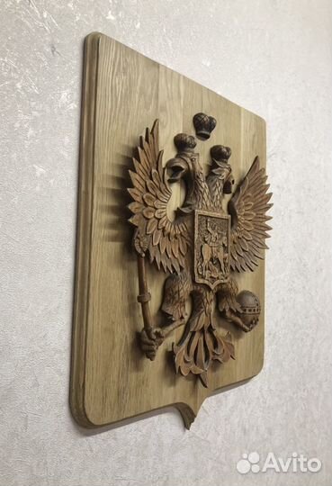 Герб России из дерева