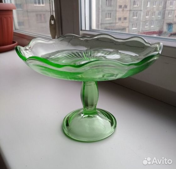 Фруктовница СССР на ножке зеленое стекло