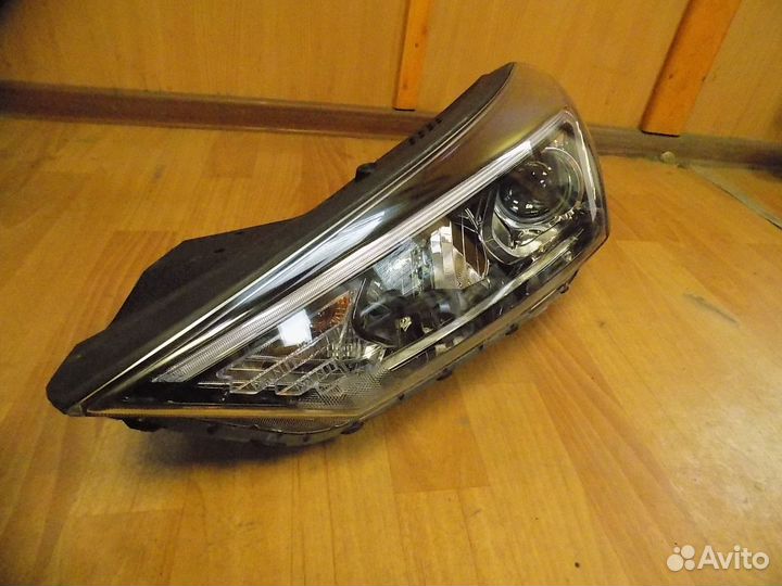 Фара левая Hyundai Tucson