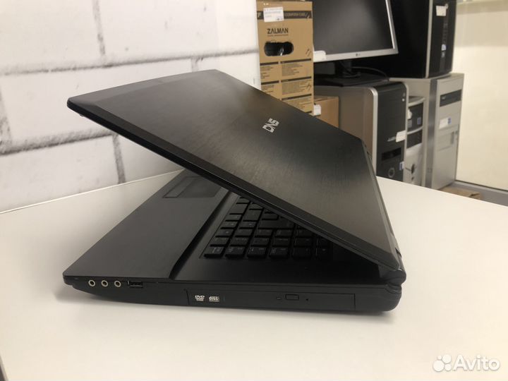 Мощный игровой ноутбук Core i7