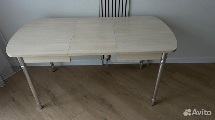 Кухонный стол