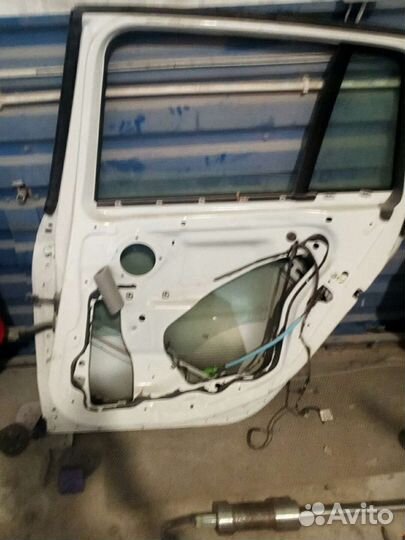 Дверь задняя правая BMW F46