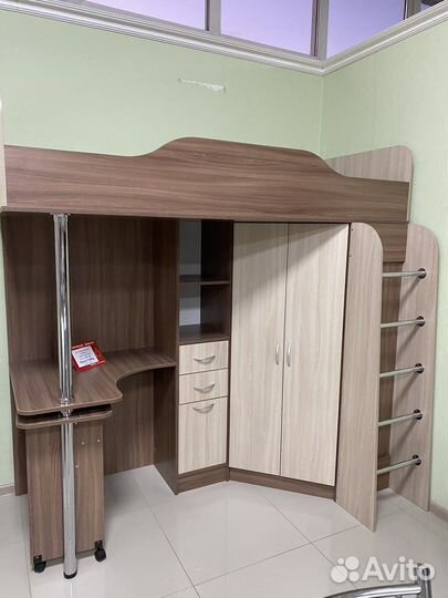 Двухъярусная кровать