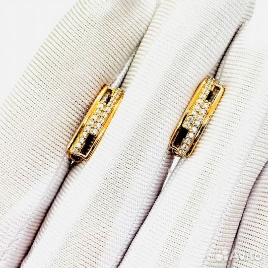 Серьги с синтетическим камнем Золото