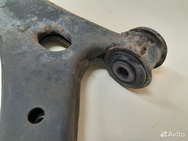 Рычаг передний левый Ford Fiesta MK5 2002-2008