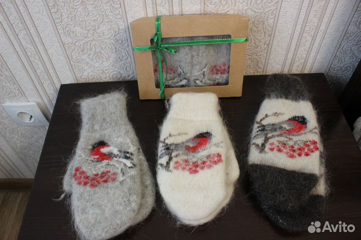 Зимние женские варежки