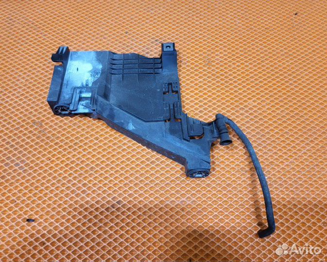 Кронштейн правый Audi A5 I 8T cdnc 2011