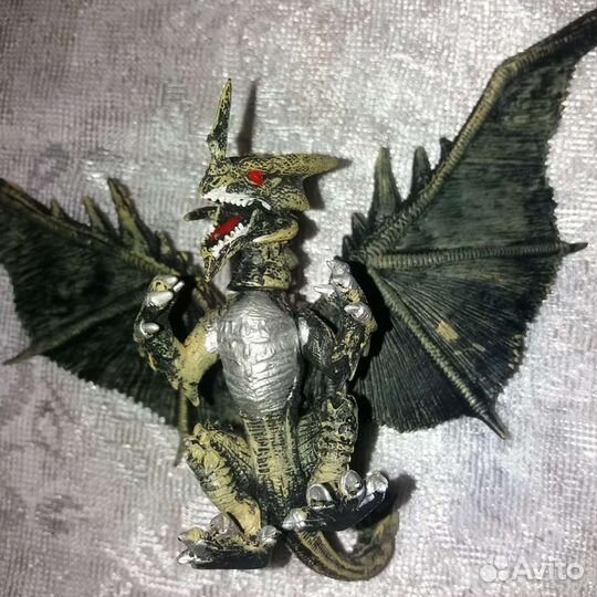 Дракон фигурка