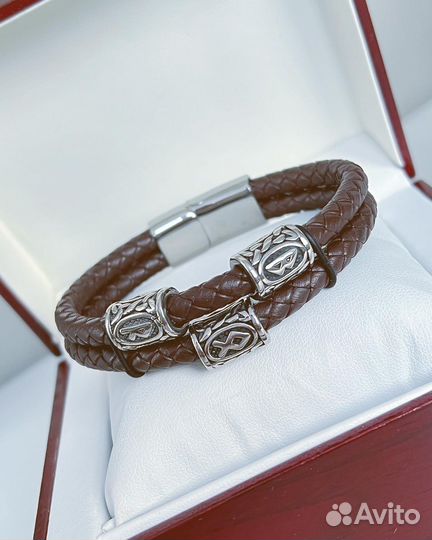 Кожаный браслет с рунической формулой