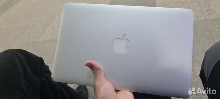 Apple MacBook Air 11 2010