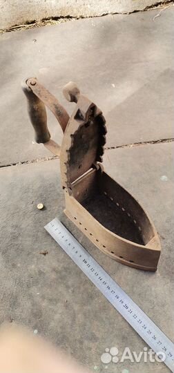 Старинный угольный утюг СССР /актуально