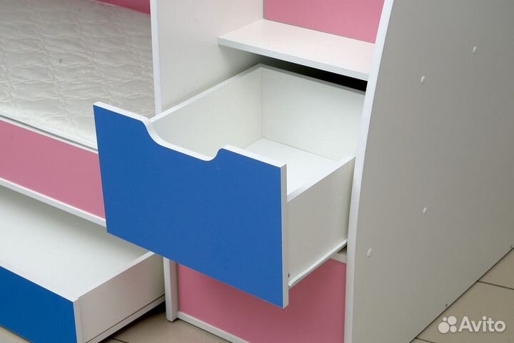 Кровать детская двухъярусная 