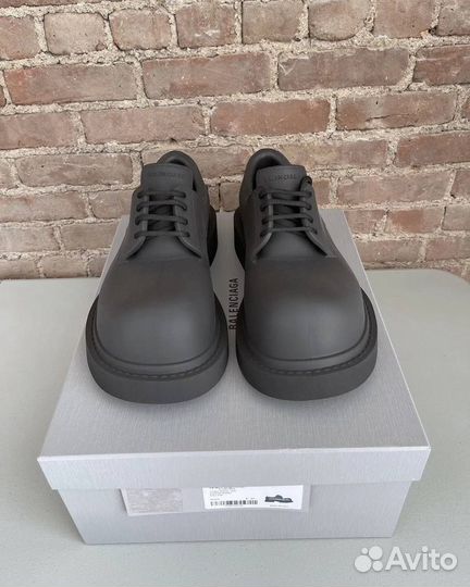Balenciaga Derby Steroid Boots на руках