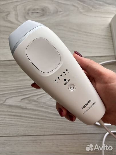 Фотоэпилятор Philips Lumea essential
