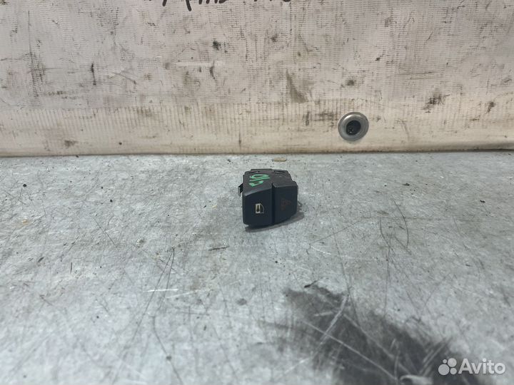 Кнопка аварийной сигнализации BMW F10 F11 F01 F02